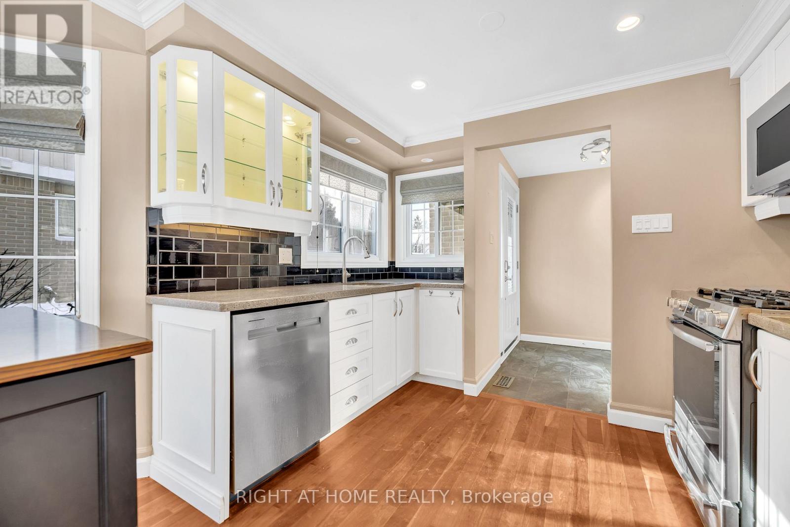 3 - 104 Woodlawn Road E, Guelph, Ontario  N1E 1B7 - Photo 10 - X13033820