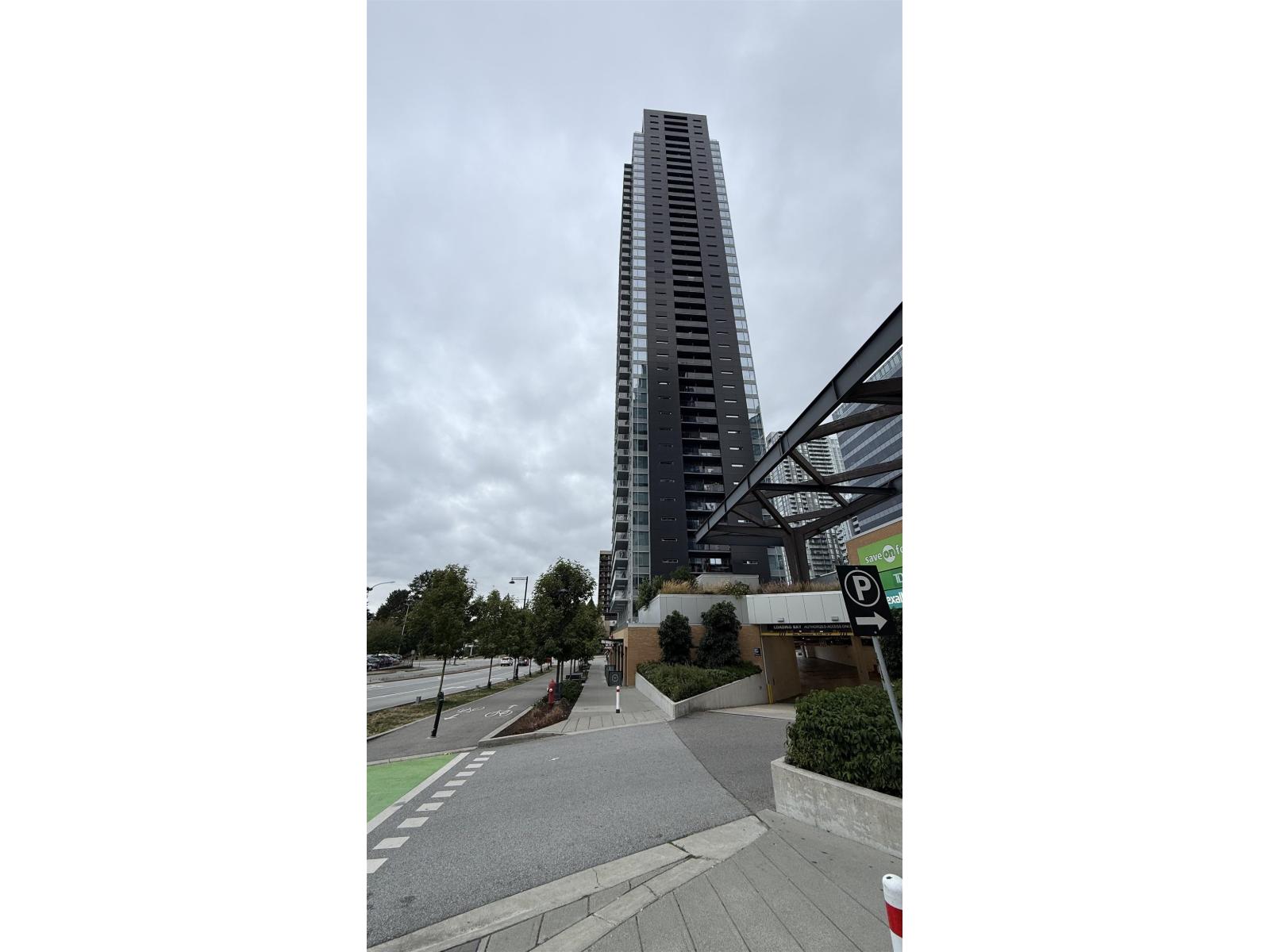 512 13615 Fraser Highway, Surrey, British Columbia  V3T 0P7 - Photo 1 - R3160299