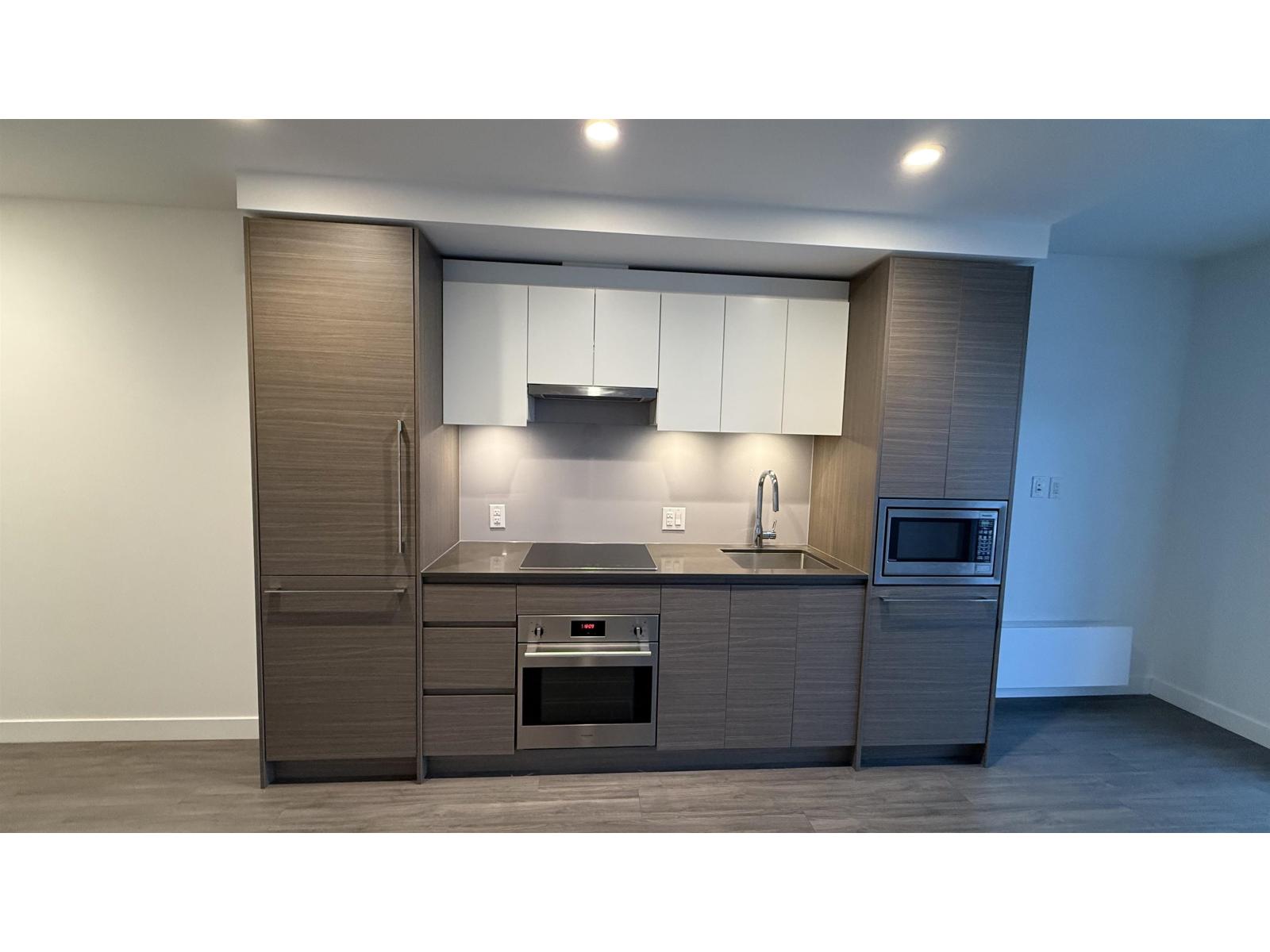 512 13615 Fraser Highway, Surrey, British Columbia  V3T 0P7 - Photo 3 - R3160299