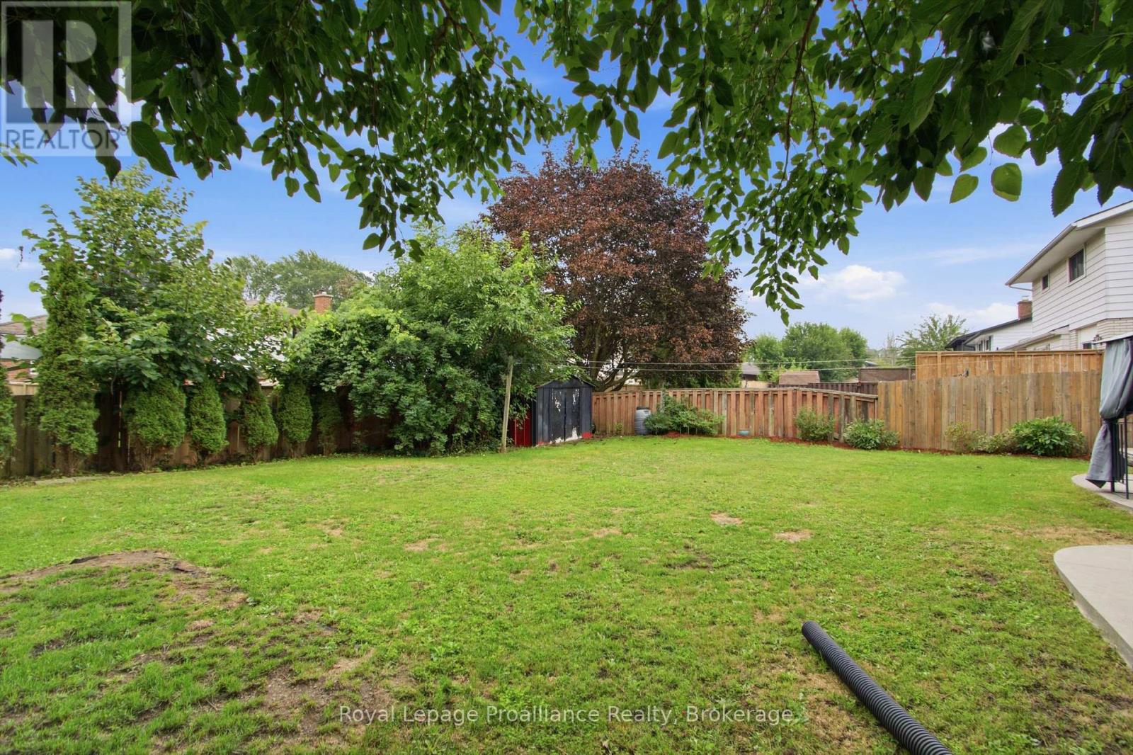 12 O'neil Crescent, Quinte West, Ontario  K8V 5Y6 - Photo 6 - X13731062