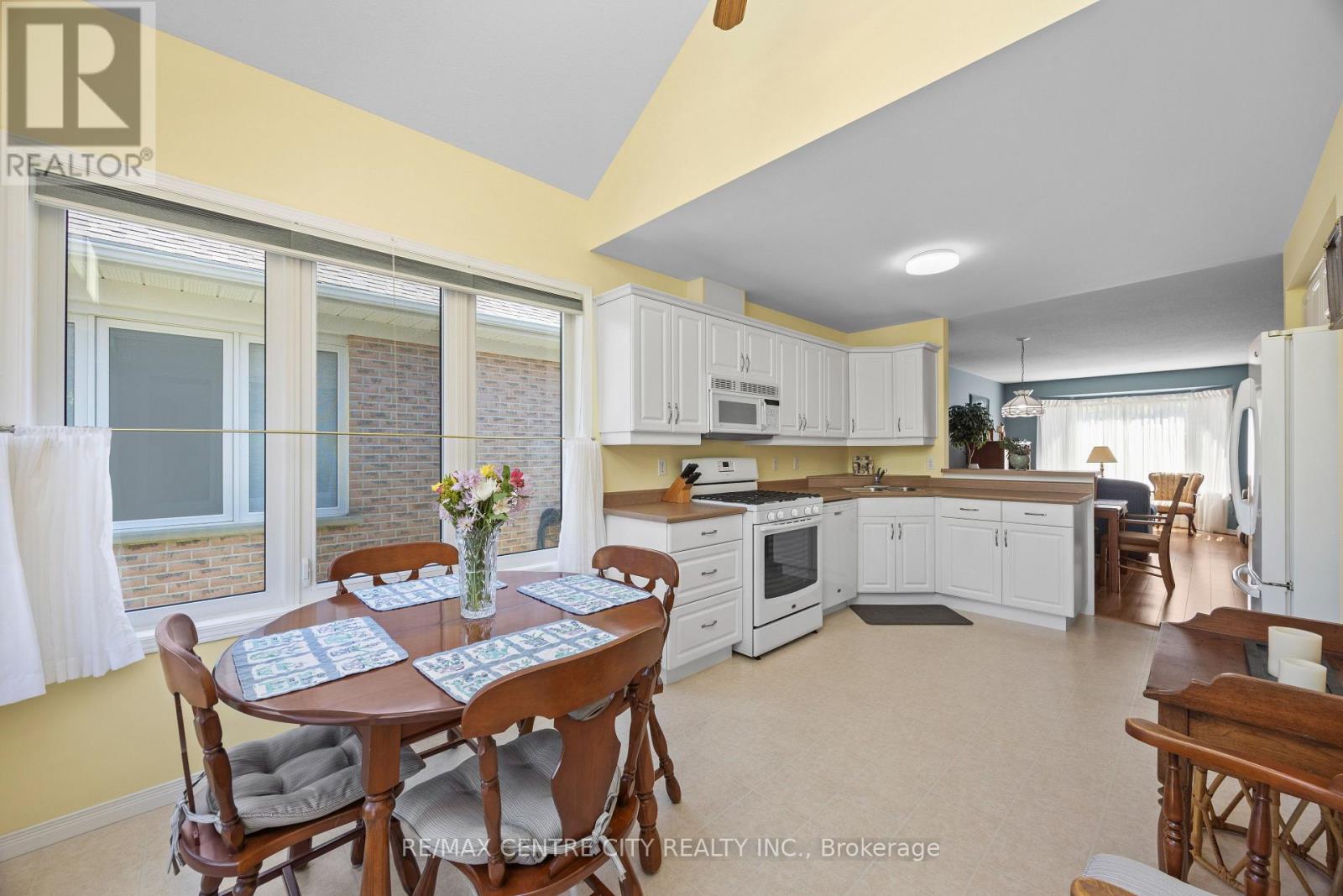 33 Ilderbrook Circle, Middlesex Centre, Ontario  N0M 2A0 - Photo 10 - X13731172