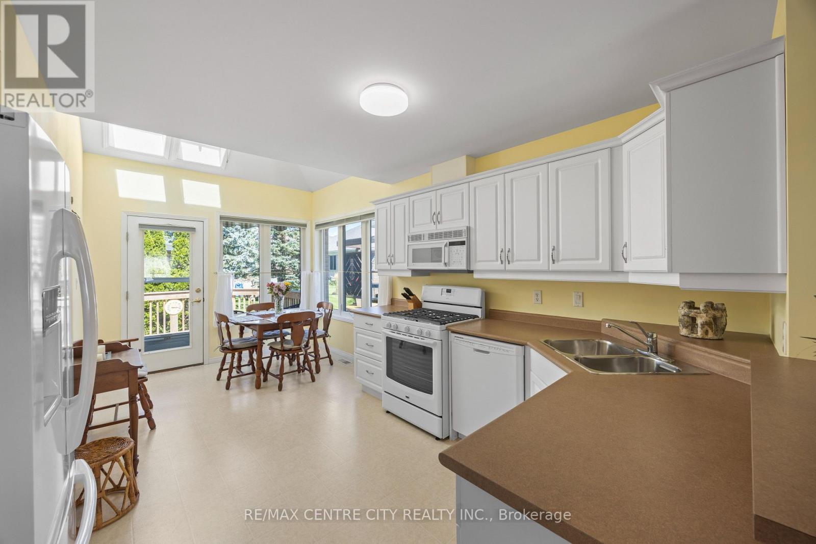 33 Ilderbrook Circle, Middlesex Centre, Ontario  N0M 2A0 - Photo 8 - X13731172