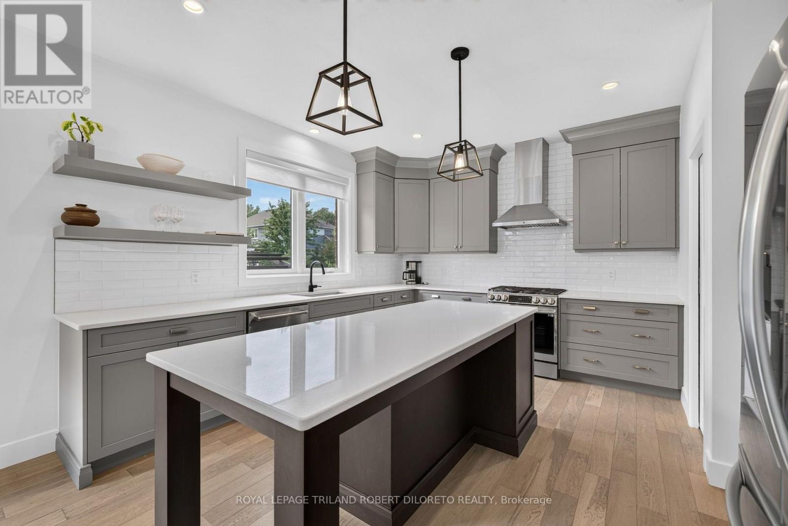 734 Radisson Lane, Strathroy-Caradoc, Ontario  N0L 1W0 - Photo 11 - X13731180