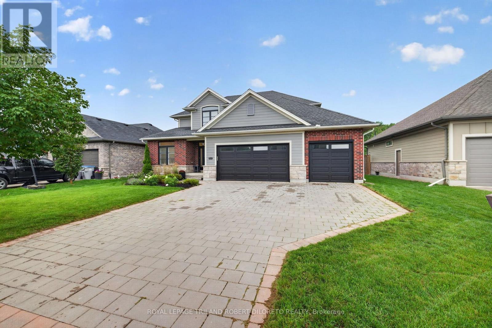 734 Radisson Lane, Strathroy-Caradoc, Ontario  N0L 1W0 - Photo 2 - X13731180