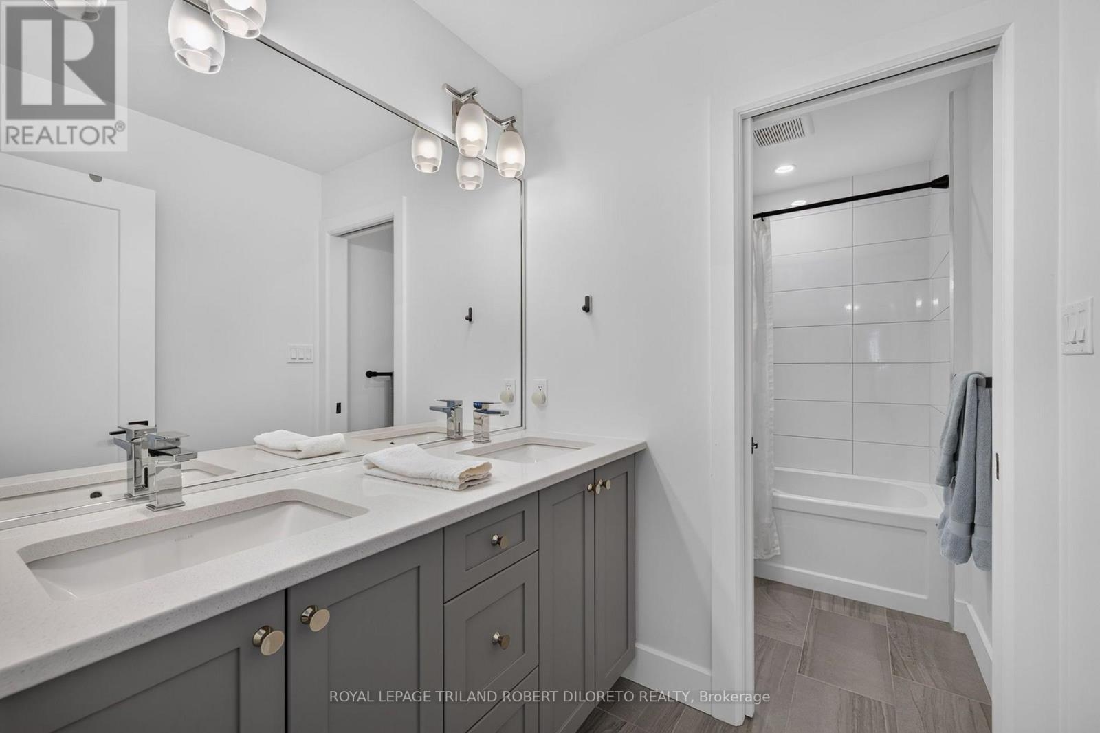 734 Radisson Lane, Strathroy-Caradoc, Ontario  N0L 1W0 - Photo 25 - X13731180