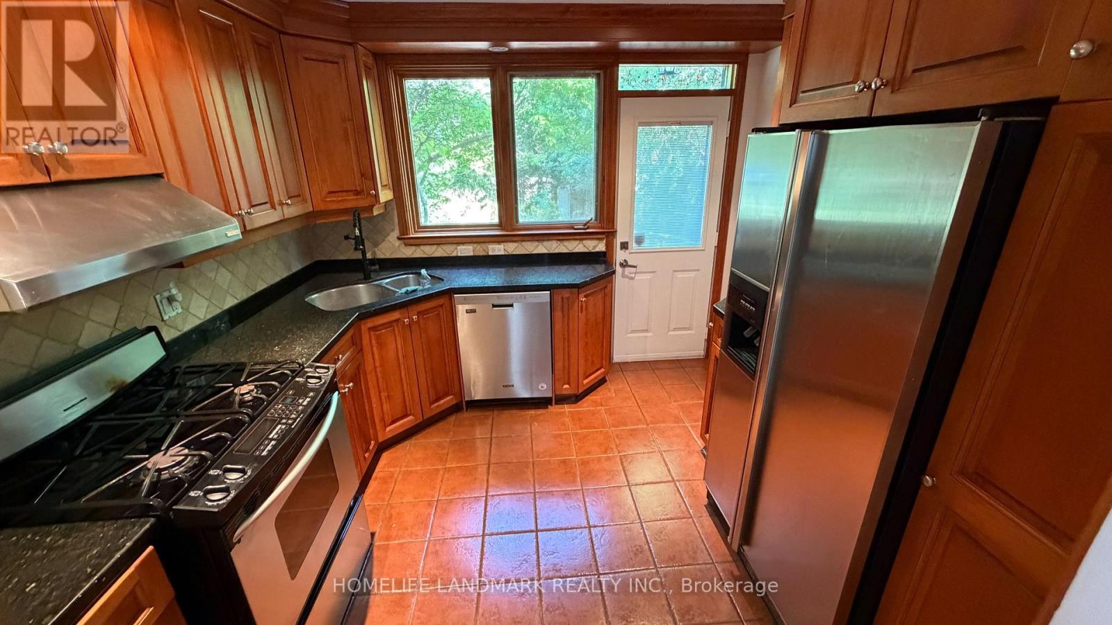 702 Sheppard Ave E Avenue E, Toronto, Ontario  M2K 1B7 - Photo 13 - C13731032