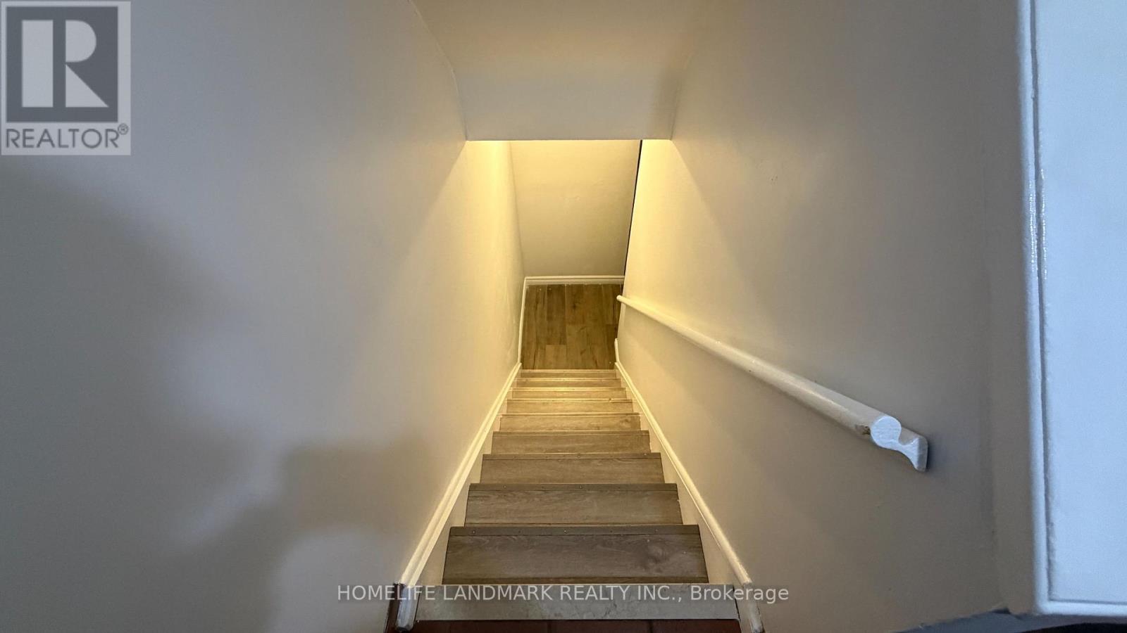 702 Sheppard Ave E Avenue E, Toronto, Ontario  M2K 1B7 - Photo 32 - C13731032
