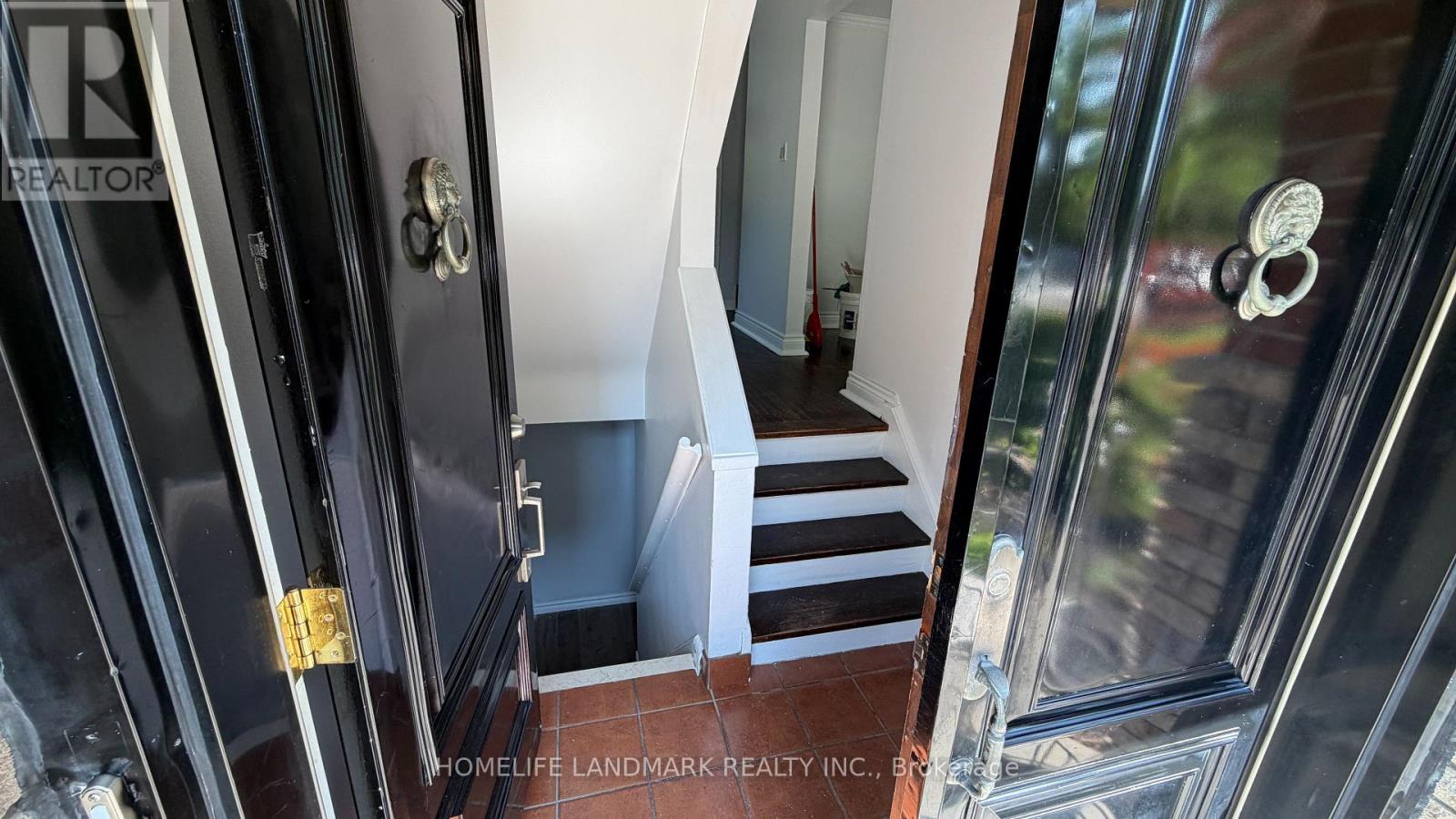 702 Sheppard Ave E Avenue E, Toronto, Ontario  M2K 1B7 - Photo 4 - C13731032