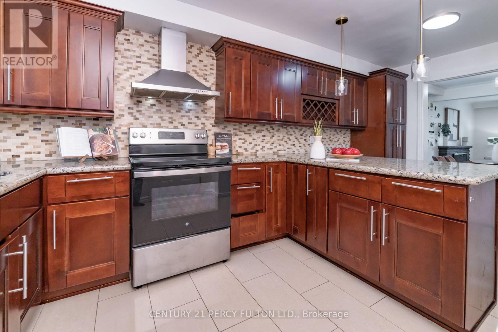 6 Donna Court, Toronto, Ontario  M2M 2C8 - Photo 14 - C13731082