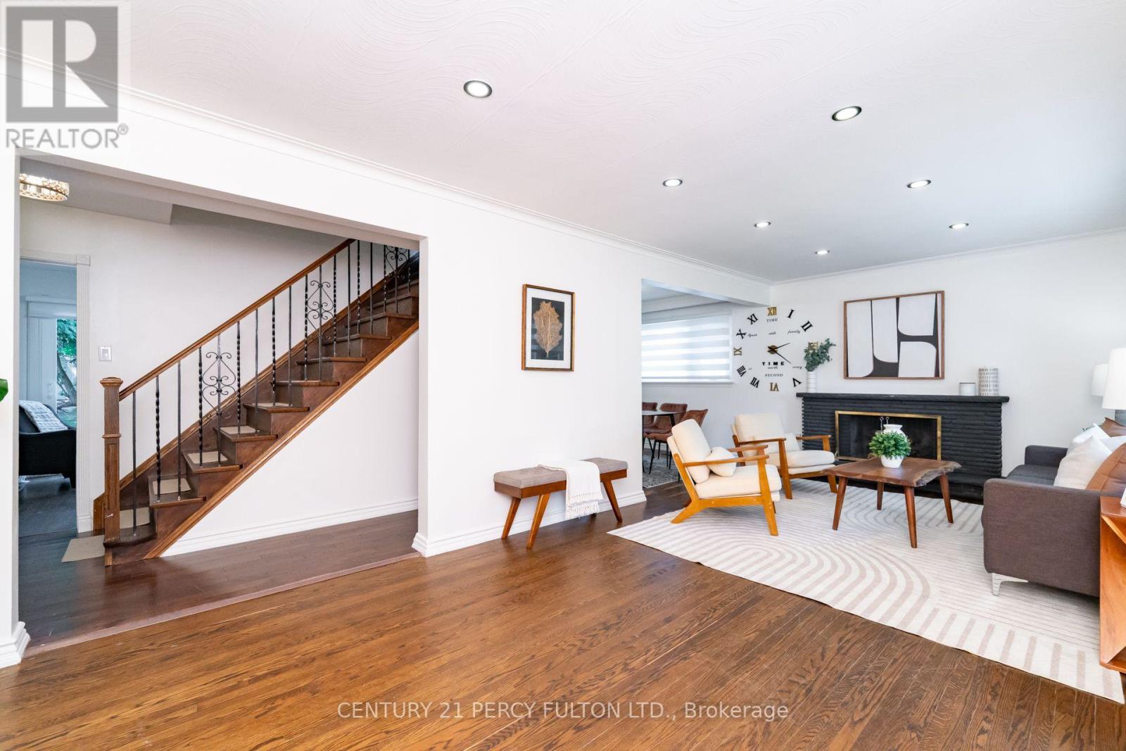 6 Donna Court, Toronto, Ontario  M2M 2C8 - Photo 3 - C13731082