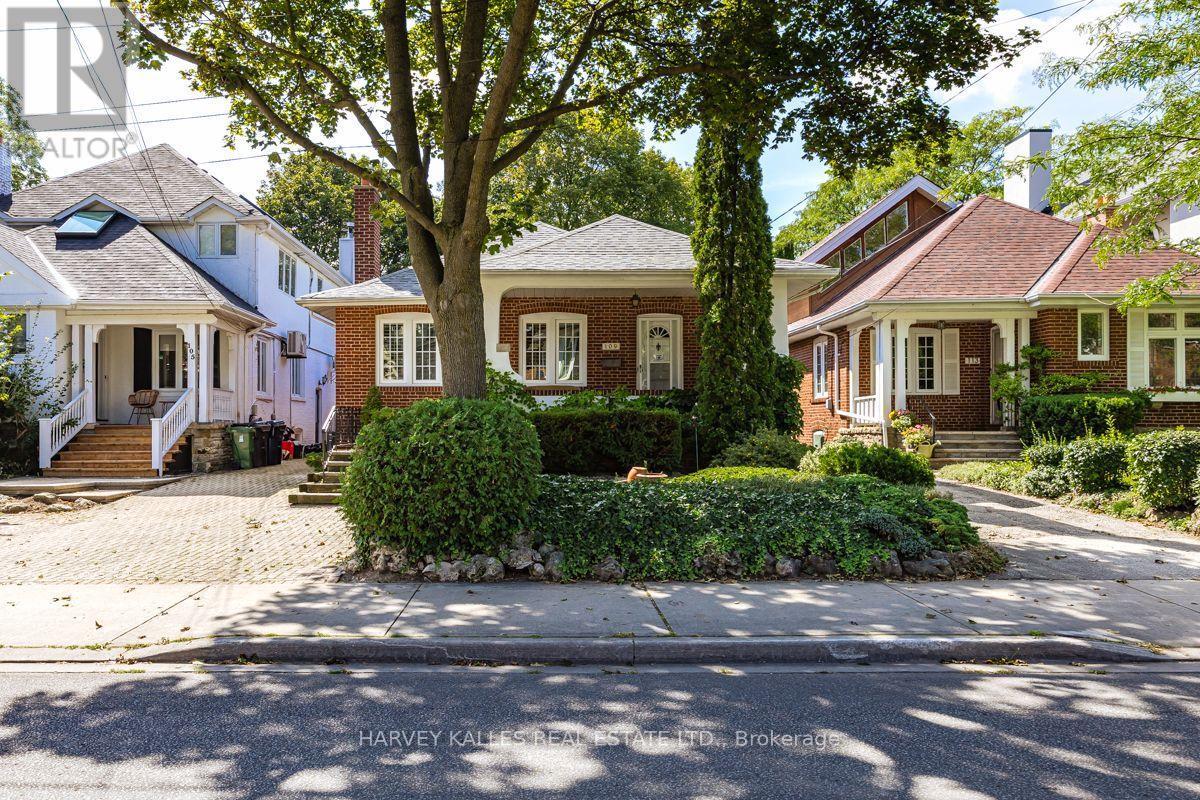 109 Old Orchard Grove, Toronto, Ontario M5M 2E1 - Photo 2 - C13731154