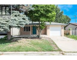 3309 AURORA DRIVE, Windsor, Ontario