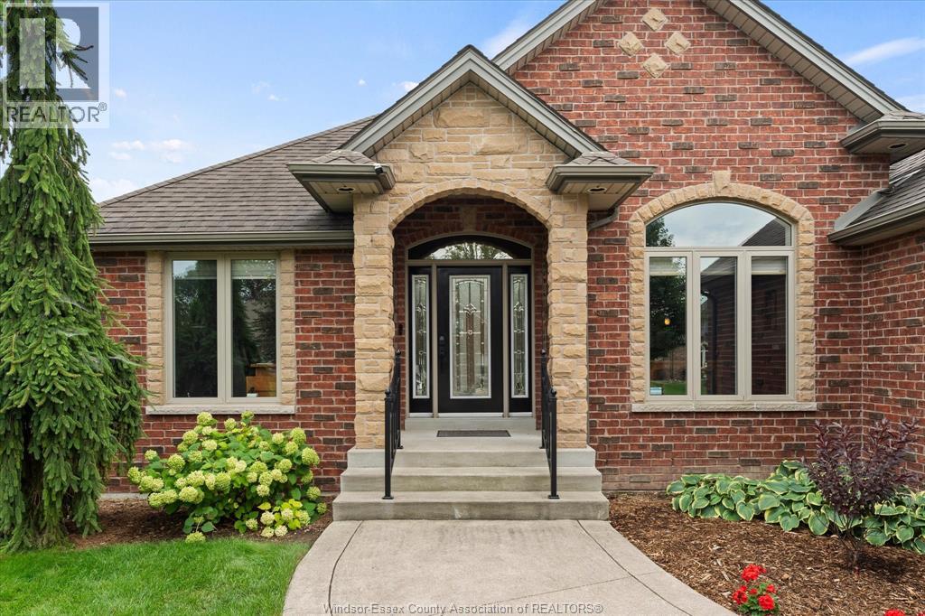 1031 Huntington Boulevard, Lakeshore, Ontario  N0R 1A0 - Photo 2 - 26021199