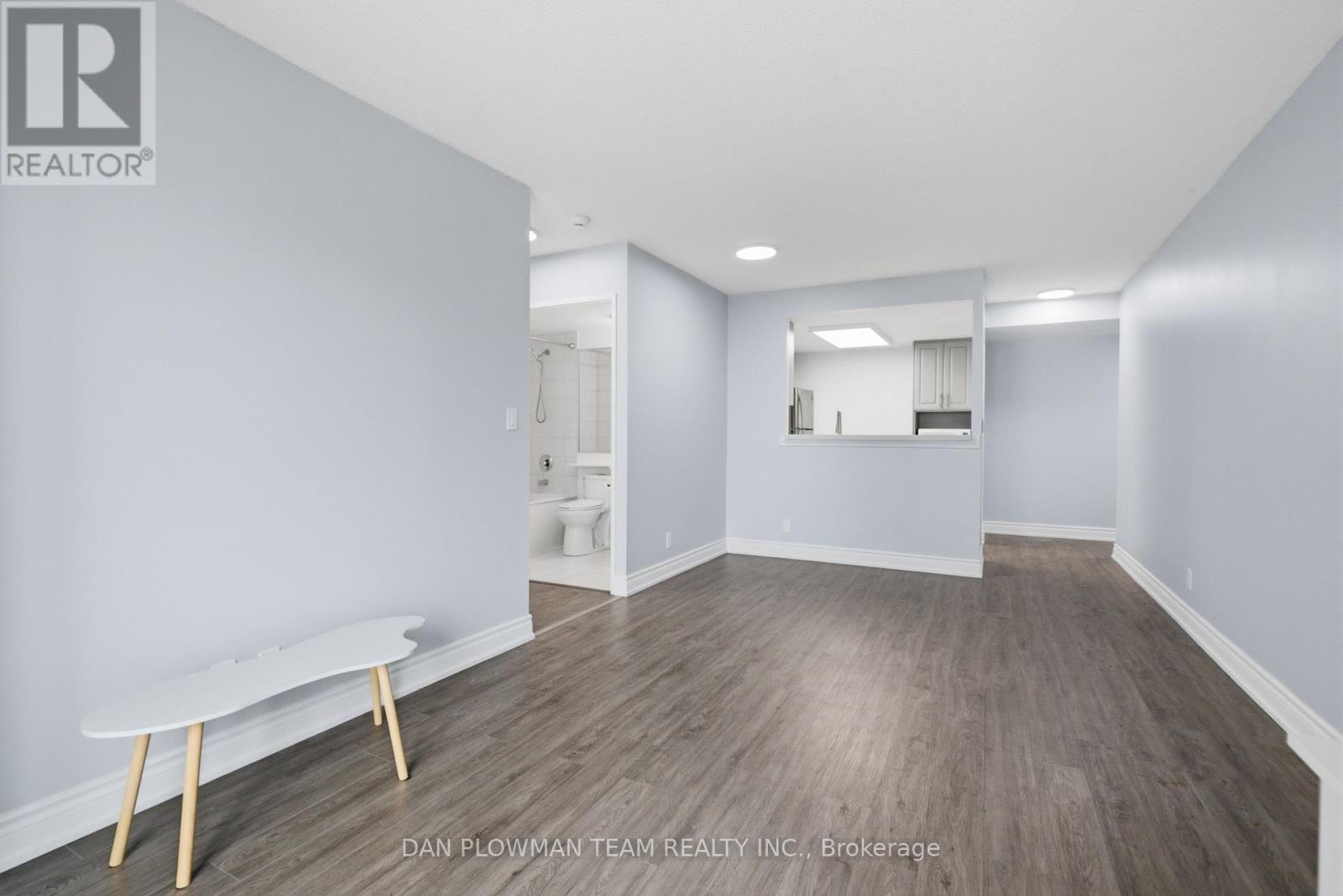 913 - 8 LEE CENTRE DRIVE, Toronto, Ontario