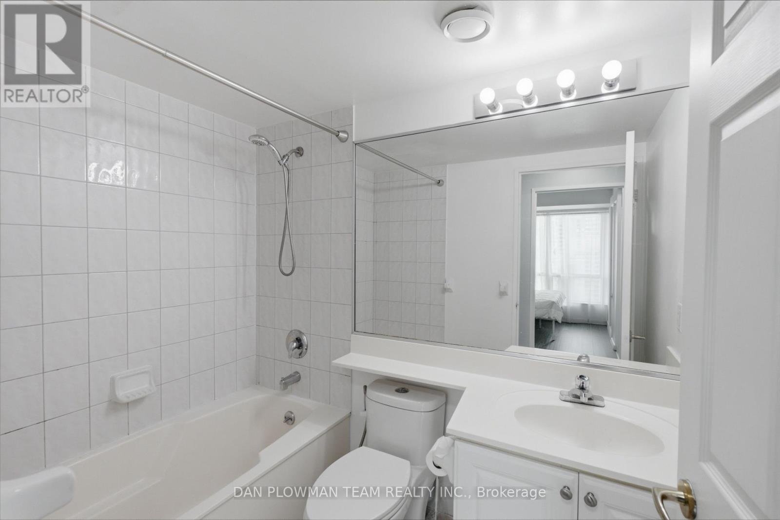 913 - 8 Lee Centre Drive, Toronto, Ontario  M1H 3H8 - Photo 14 - E13731116