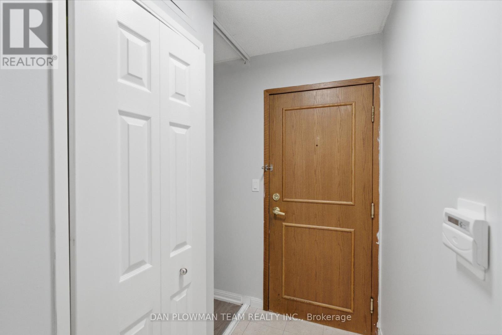 913 - 8 Lee Centre Drive, Toronto, Ontario  M1H 3H8 - Photo 5 - E13731116
