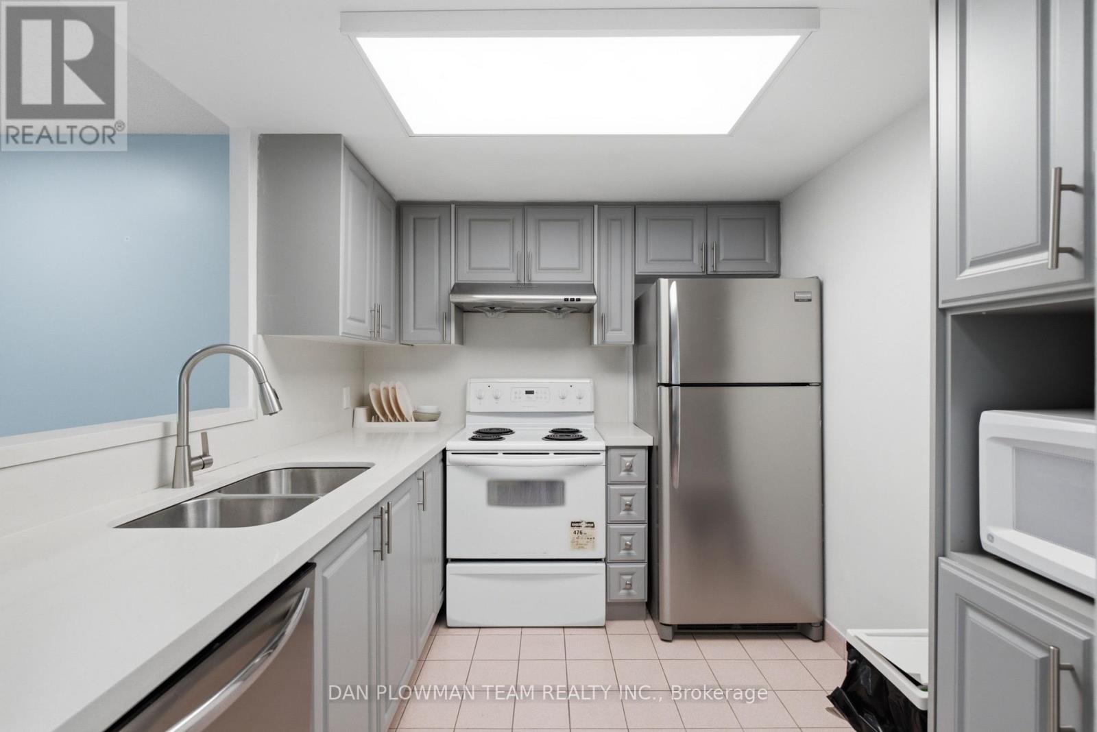 913 - 8 Lee Centre Drive, Toronto, Ontario  M1H 3H8 - Photo 7 - E13731116