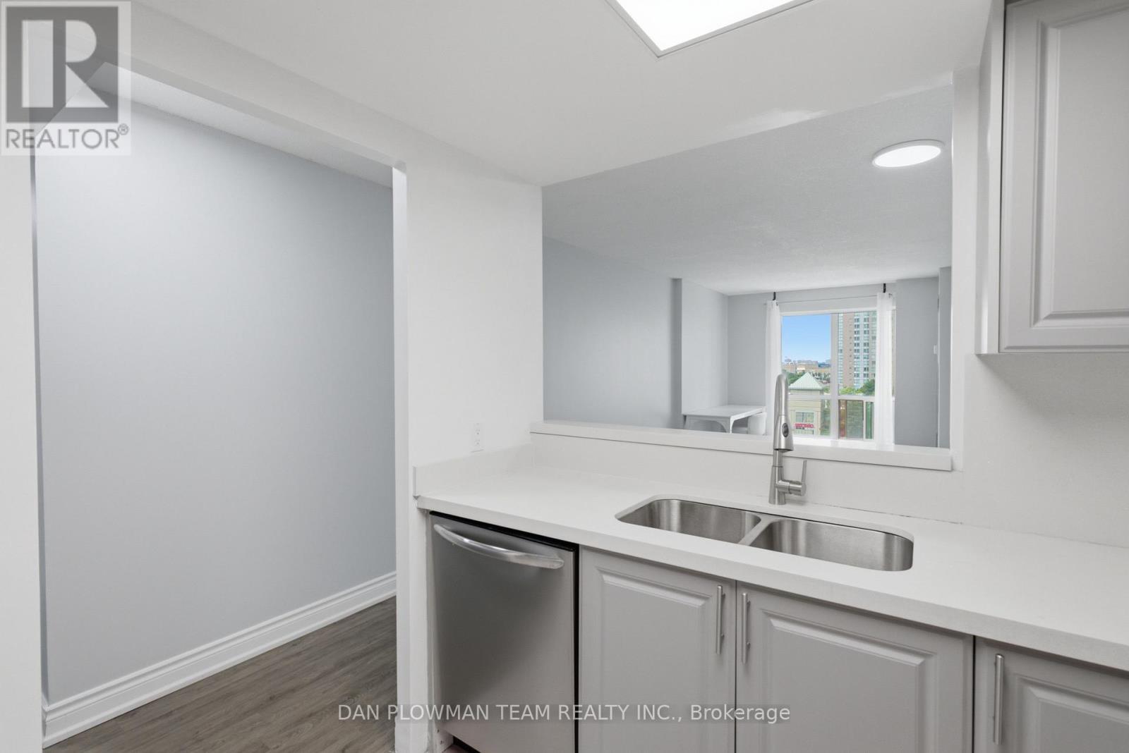 913 - 8 Lee Centre Drive, Toronto, Ontario  M1H 3H8 - Photo 9 - E13731116