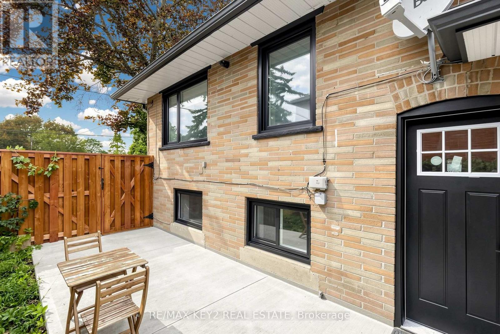 707 WALNUT STREET W, Whitby, Ontario