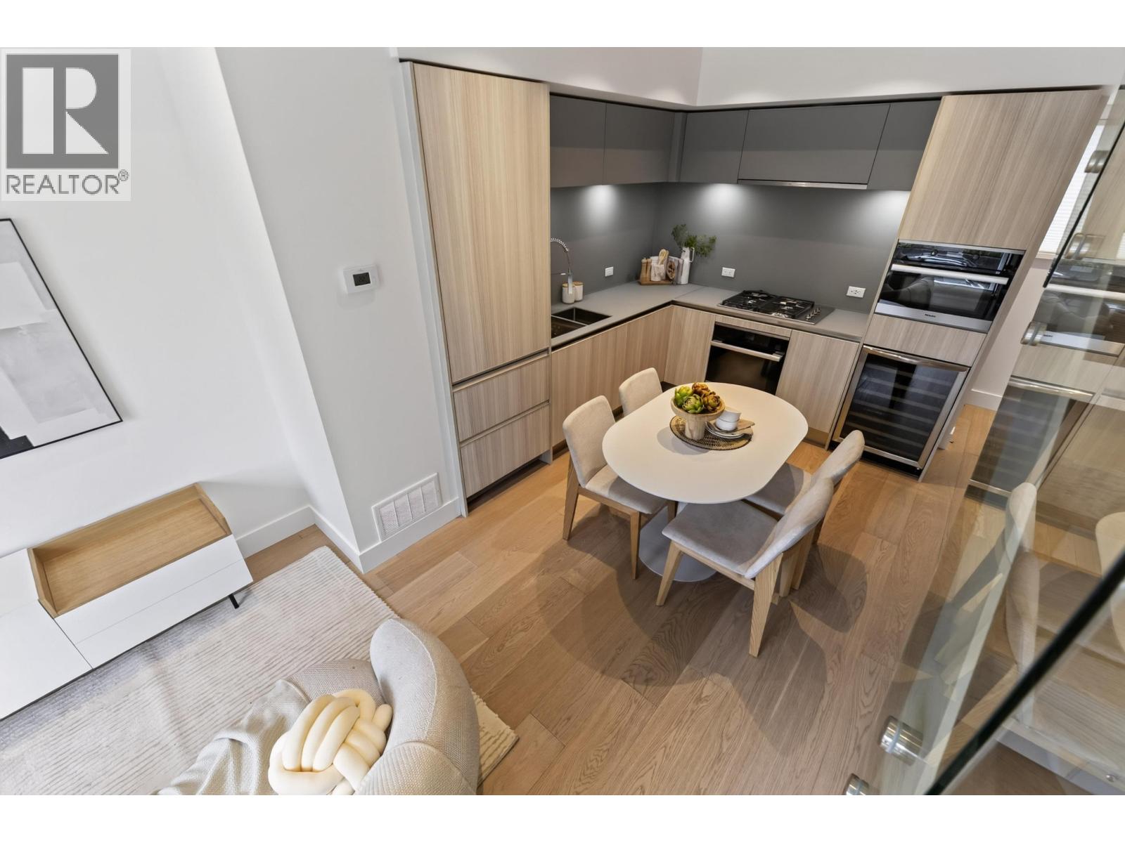 150 W WOODSTOCK AVENUE, vancouver, British Columbia
