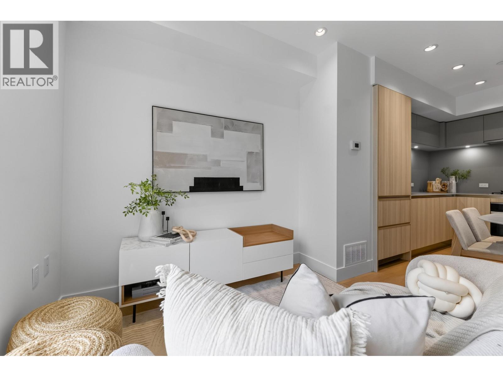 150 W Woodstock Avenue, Vancouver, British Columbia  V5Y 0N1 - Photo 14 - R3160286