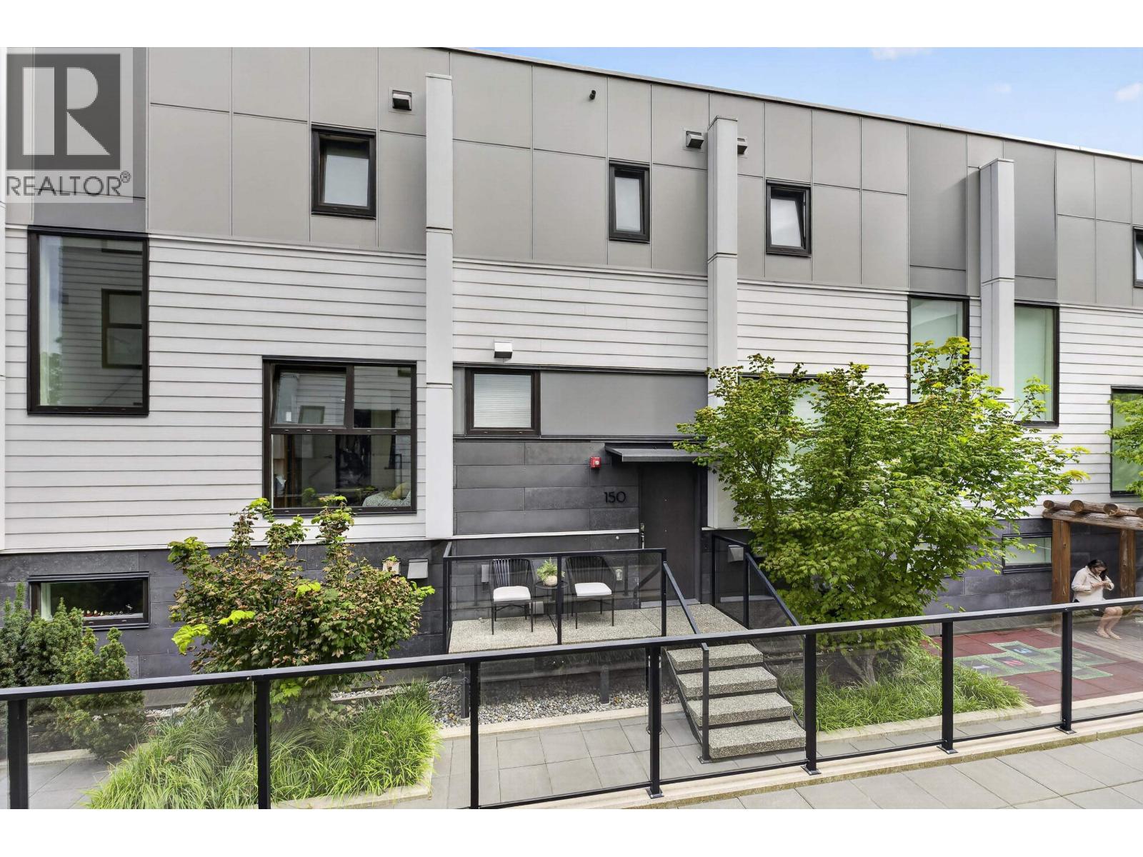 150 W Woodstock Avenue, Vancouver, British Columbia  V5Y 0N1 - Photo 2 - R3160286