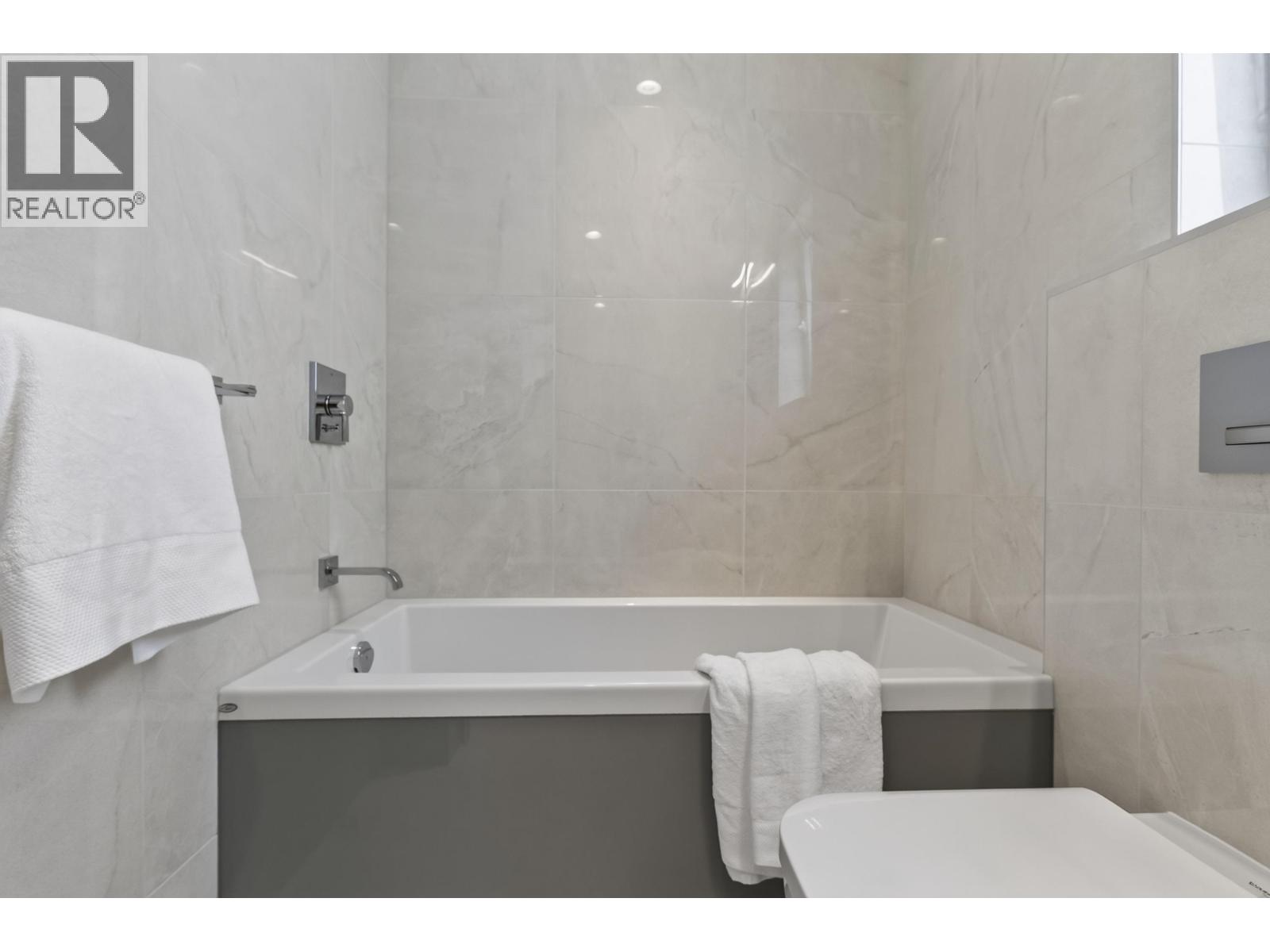 150 W Woodstock Avenue, Vancouver, British Columbia  V5Y 0N1 - Photo 25 - R3160286