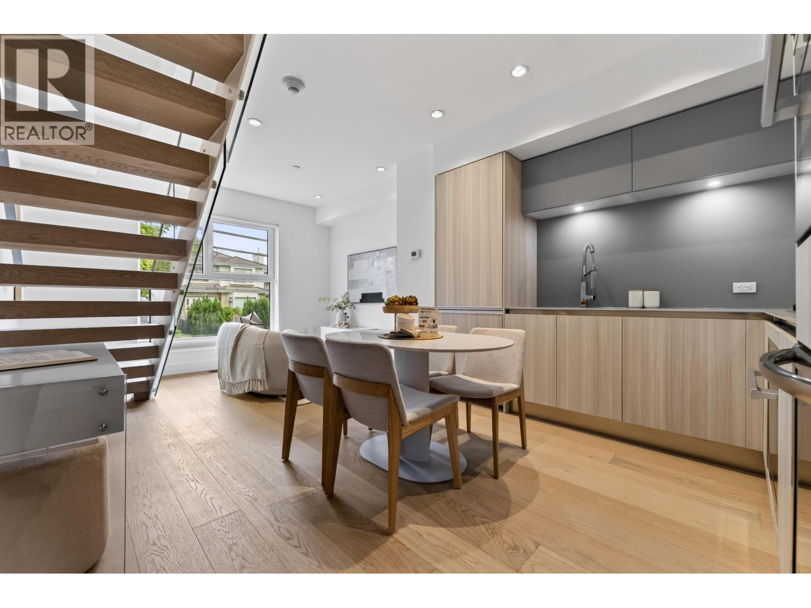 150 W Woodstock Avenue, Vancouver, British Columbia  V5Y 0N1 - Photo 5 - R3160286