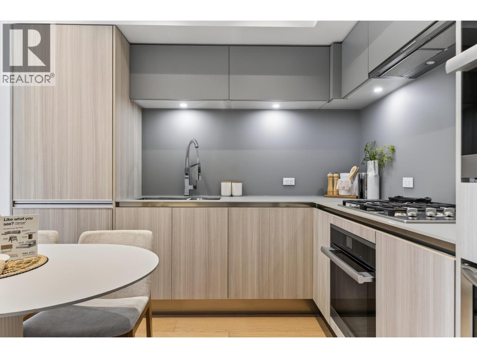 150 W Woodstock Avenue, Vancouver, British Columbia  V5Y 0N1 - Photo 6 - R3160286