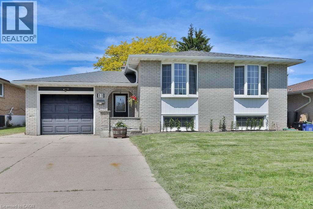 11 LYNWOOD Drive, Stoney Creek, Ontario