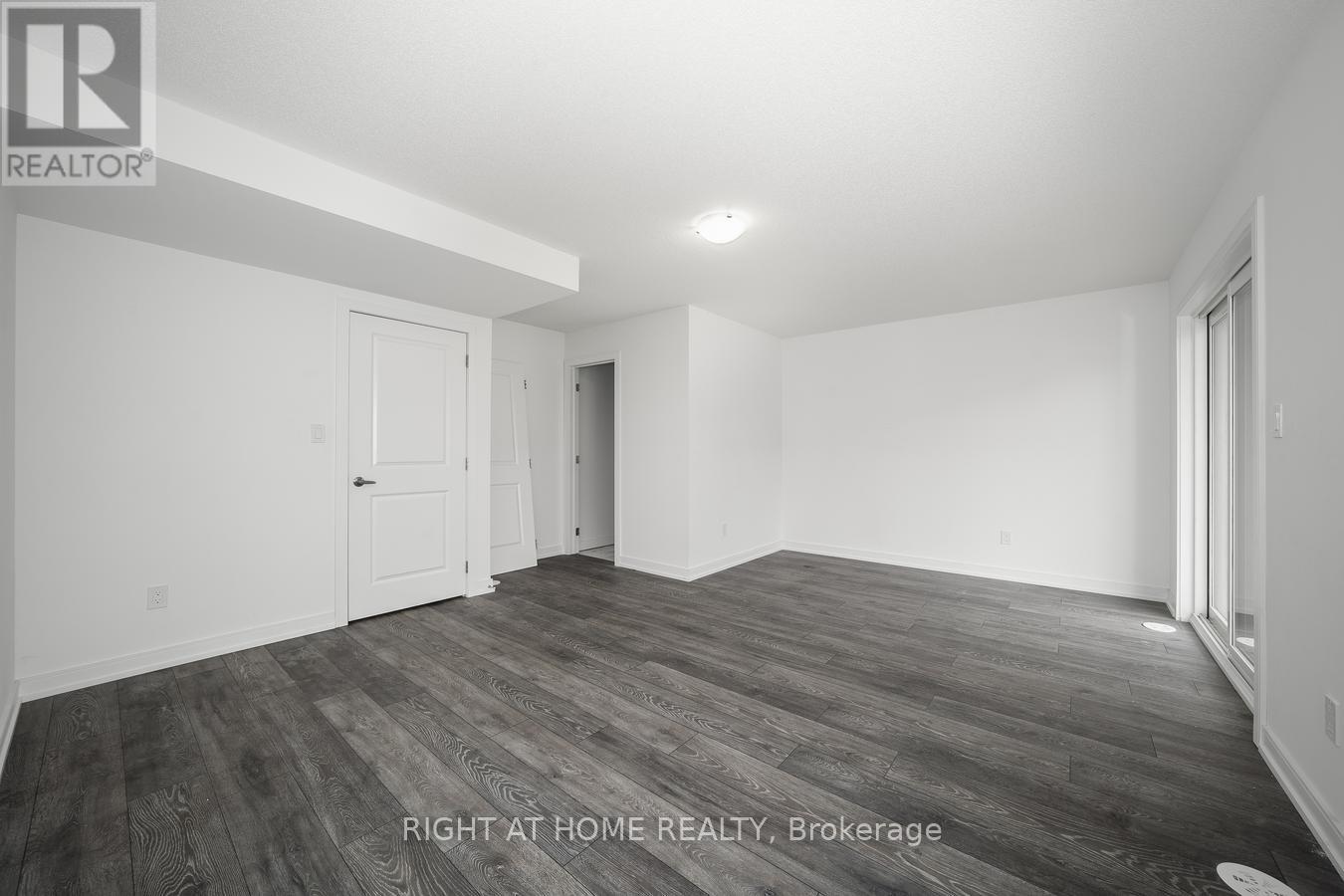 6 Blue Forest Crescent, Barrie (Painswick North), Ontario  L9J 0N3 - Photo 5 - S13731004