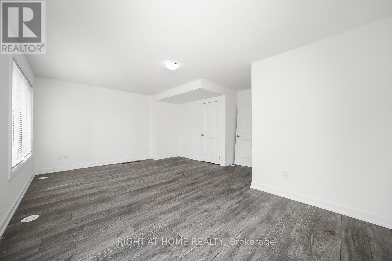 6 Blue Forest Crescent, Barrie (Painswick North), Ontario  L9J 0N3 - Photo 6 - S13731004