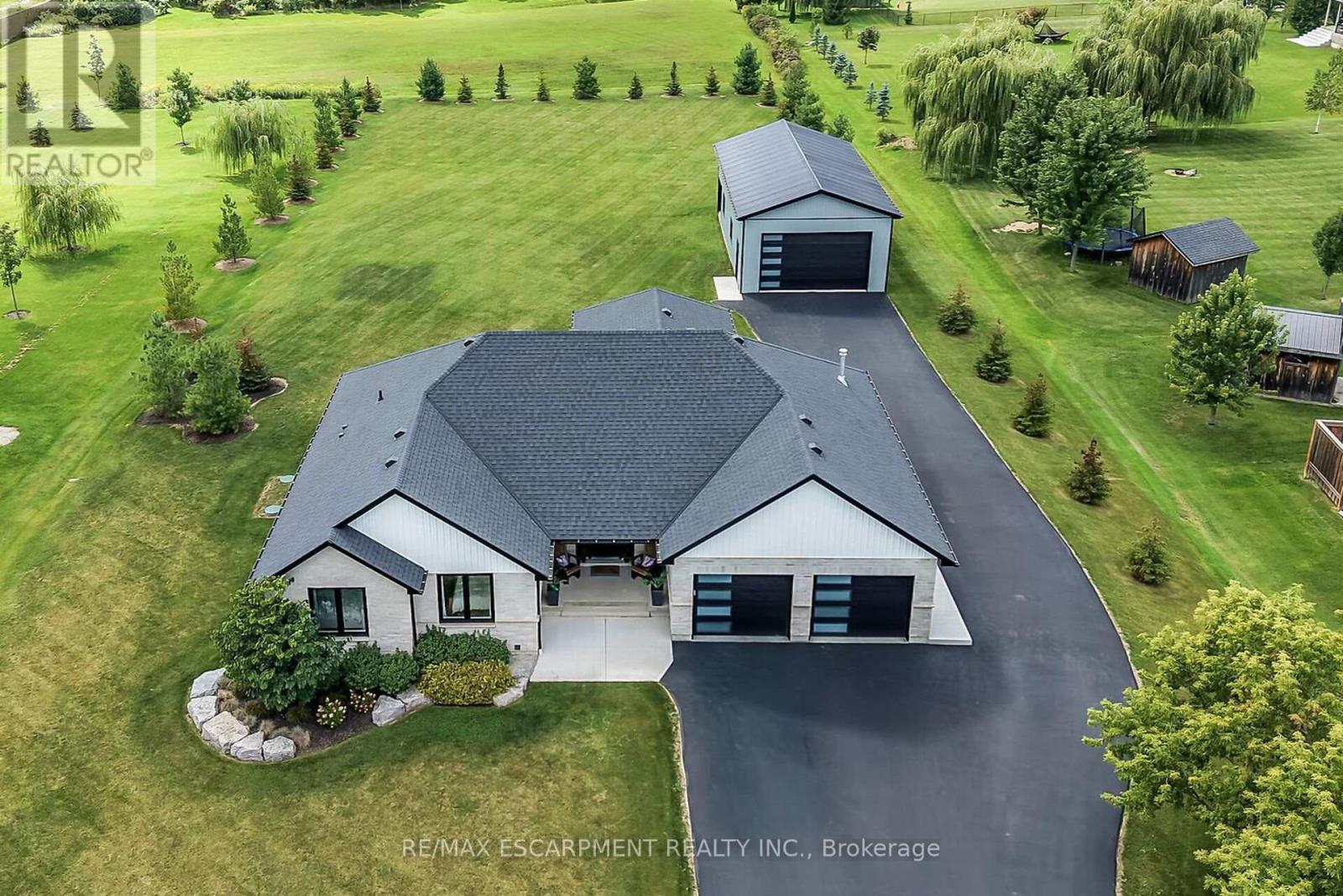 33 MONTURE STREET N, Haldimand, Ontario