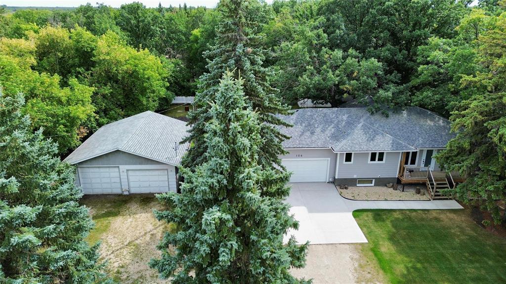 106 52 Highway, Mitchell, Manitoba  R5G 1H2 - Photo 0 - 202621872