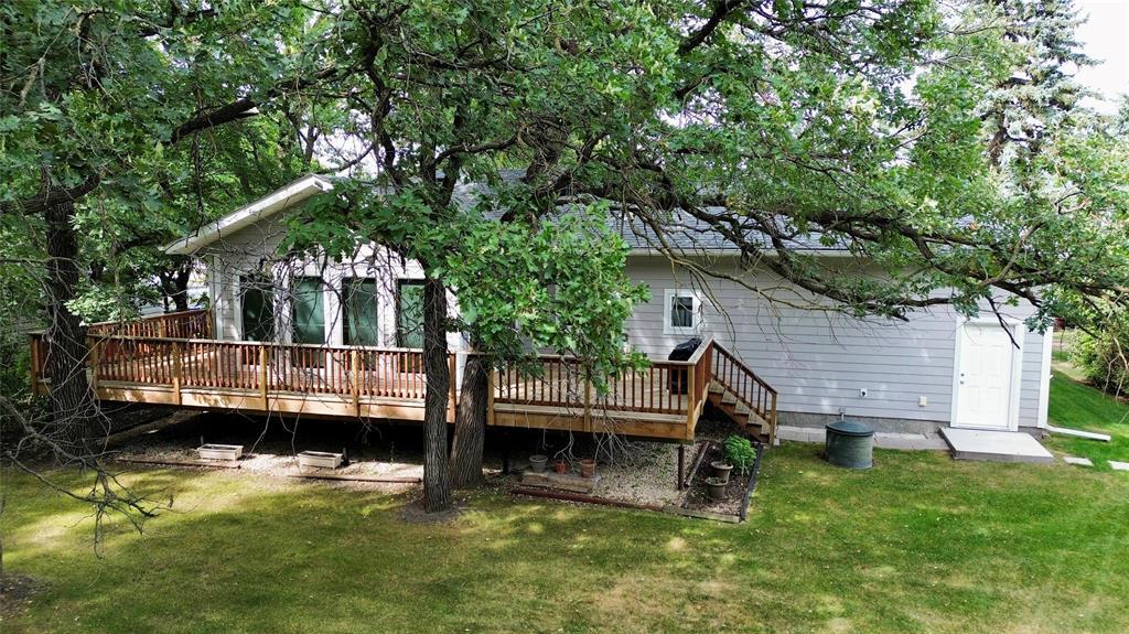 106 52 Highway, Mitchell, Manitoba  R5G 1H2 - Photo 2 - 202621872