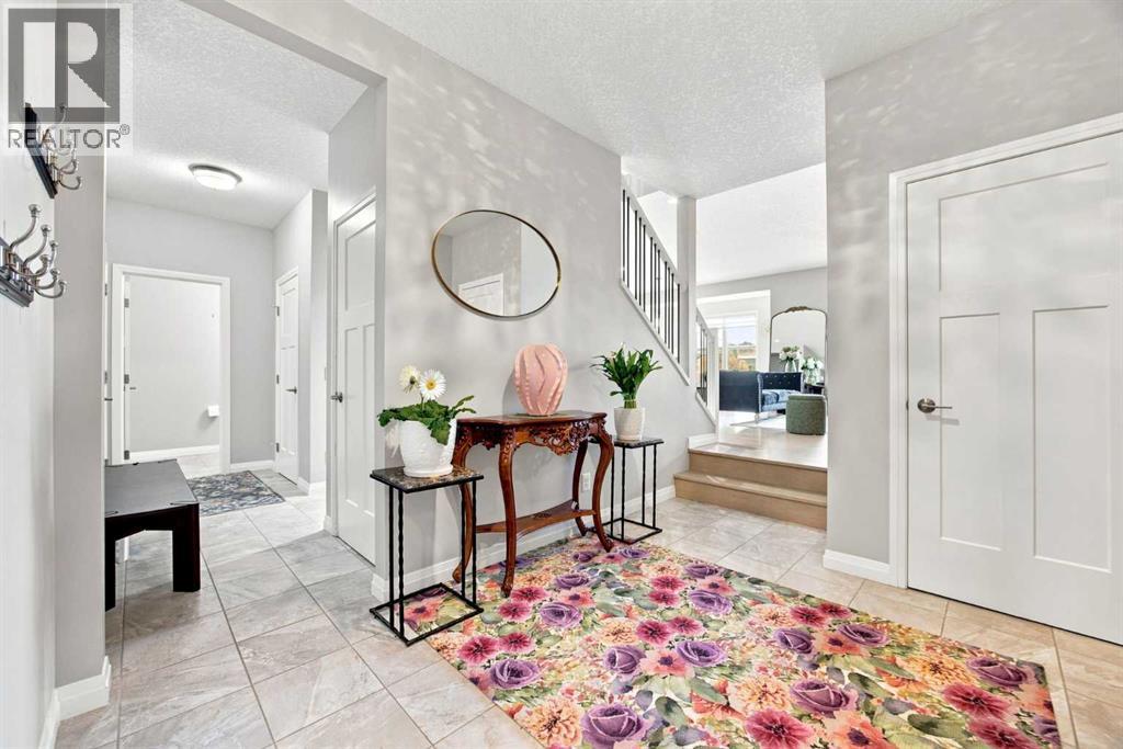 12 Masters Court Se, Calgary, Alberta  T3M 2B7 - Photo 4 - A2335869