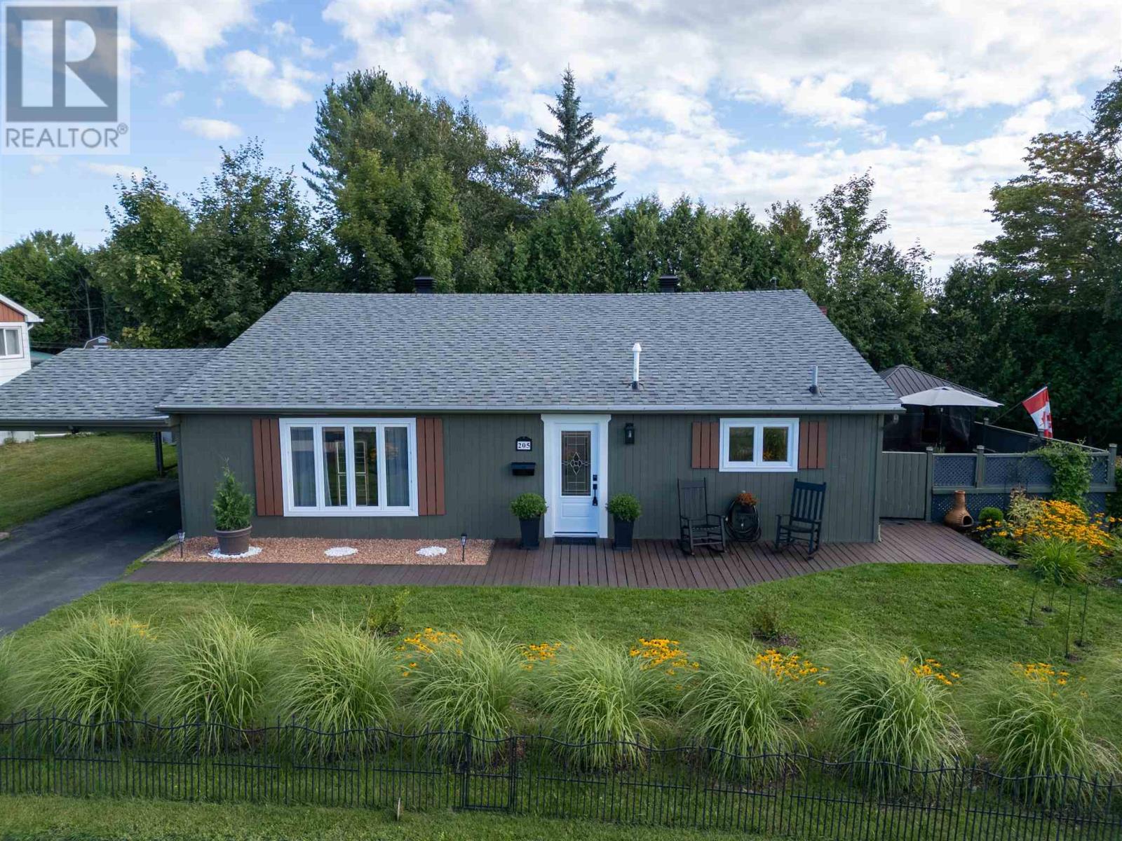 205 Hillside DR S, Elliot Lake, Ontario