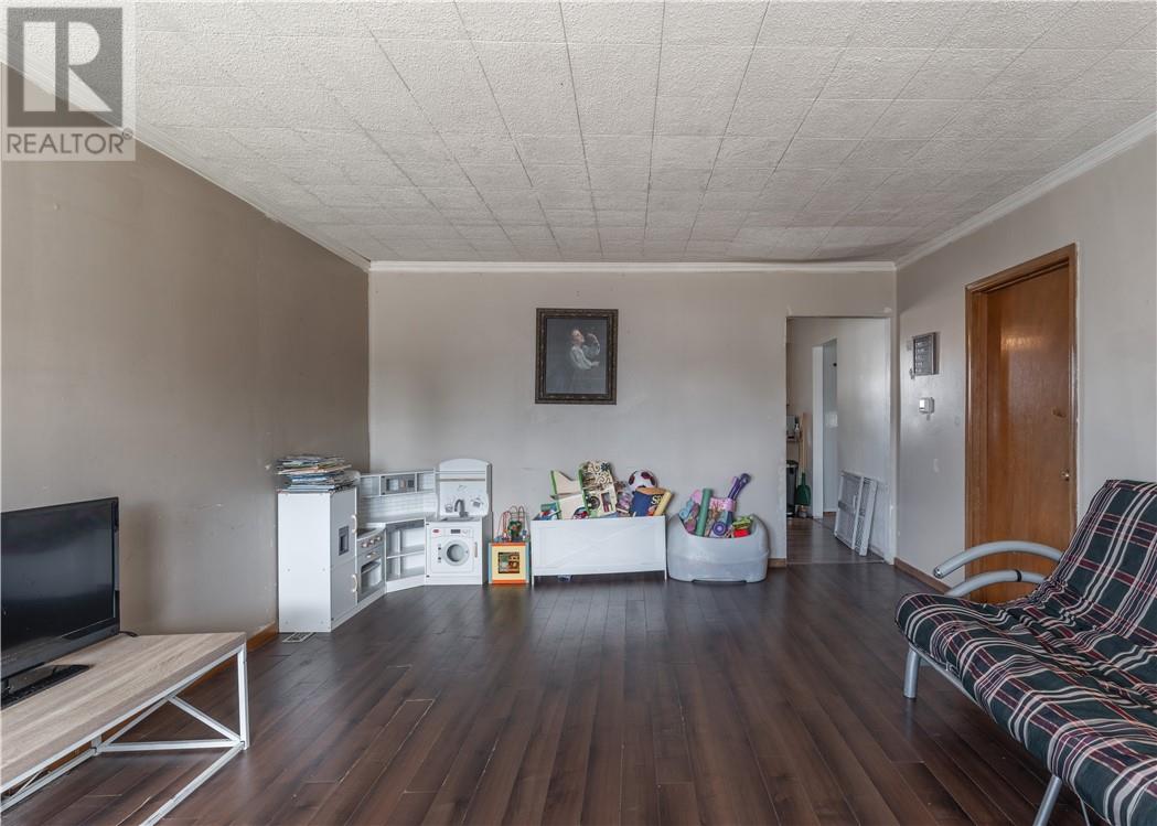 38 Kelly Street, Capreol, Ontario  P0M 1H0 - Photo 4 - 2130091
