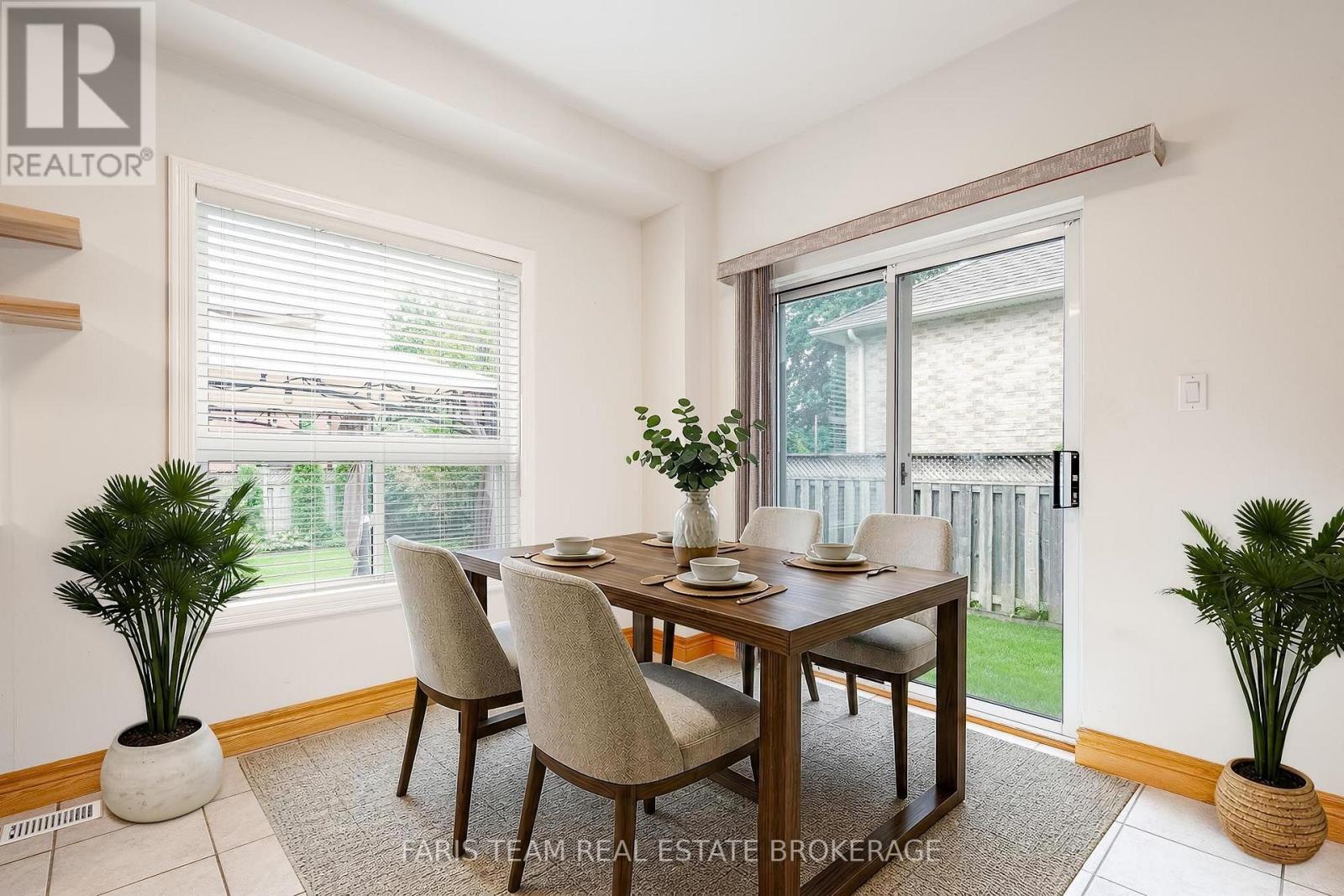 1948 Emerald Court, Innisfil, Ontario  L9S 2A2 - Photo 8 - N13639408