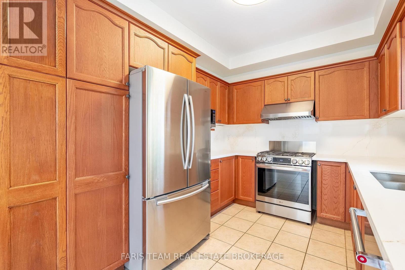 1948 Emerald Court, Innisfil, Ontario  L9S 2A2 - Photo 6 - N13639408