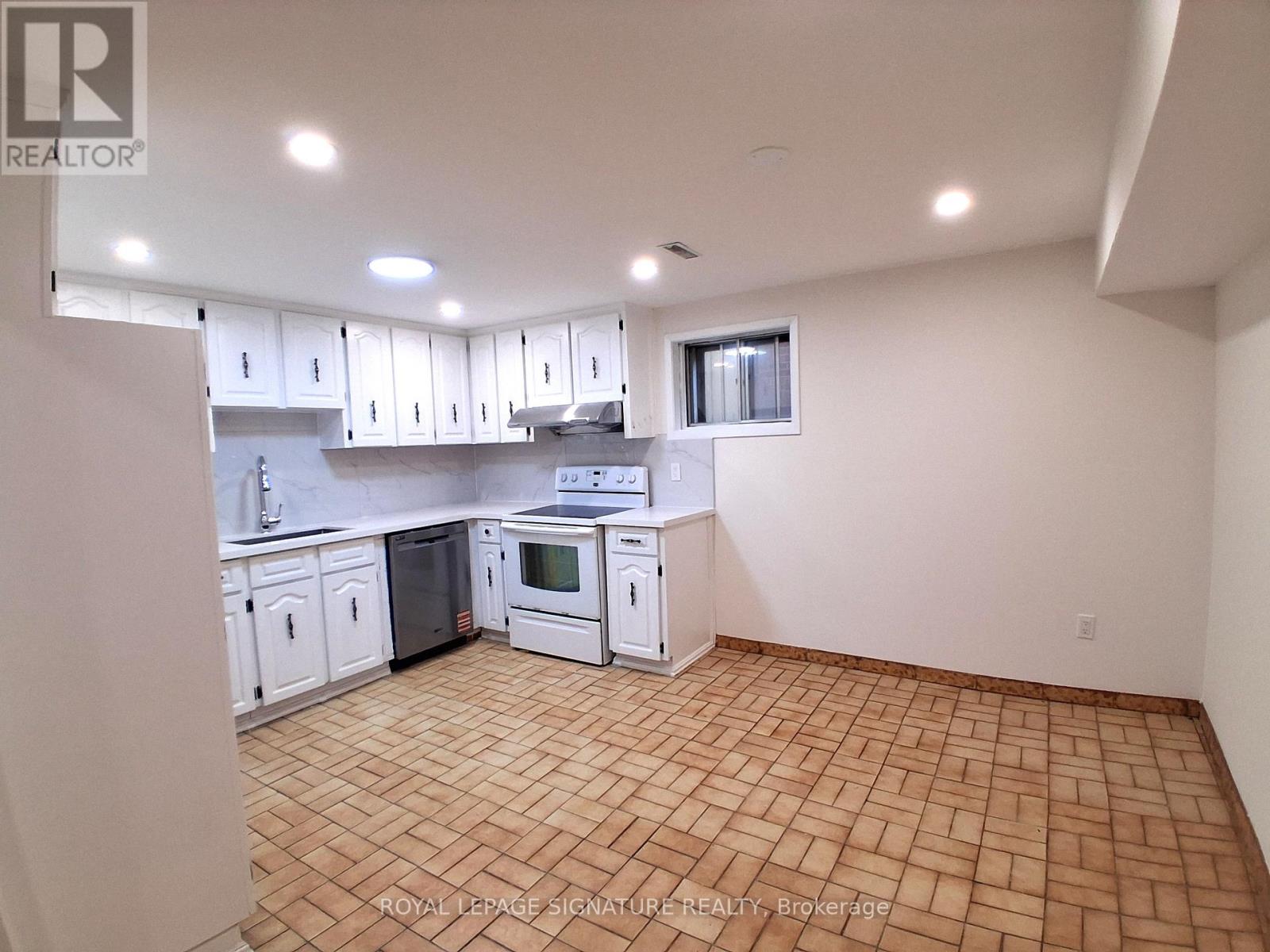 Lower Bsmt - 4170 Sunset Valley Court, Mississauga, Ontario  L4W 3L5 - Photo 7 - W13713768