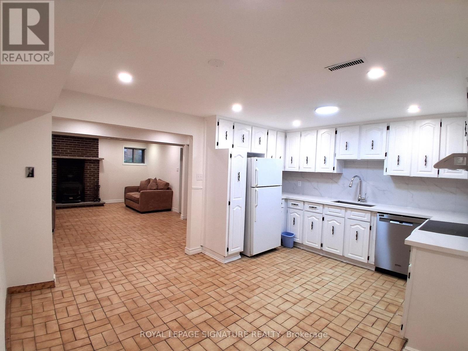 Lower Bsmt - 4170 Sunset Valley Court, Mississauga, Ontario  L4W 3L5 - Photo 9 - W13713768