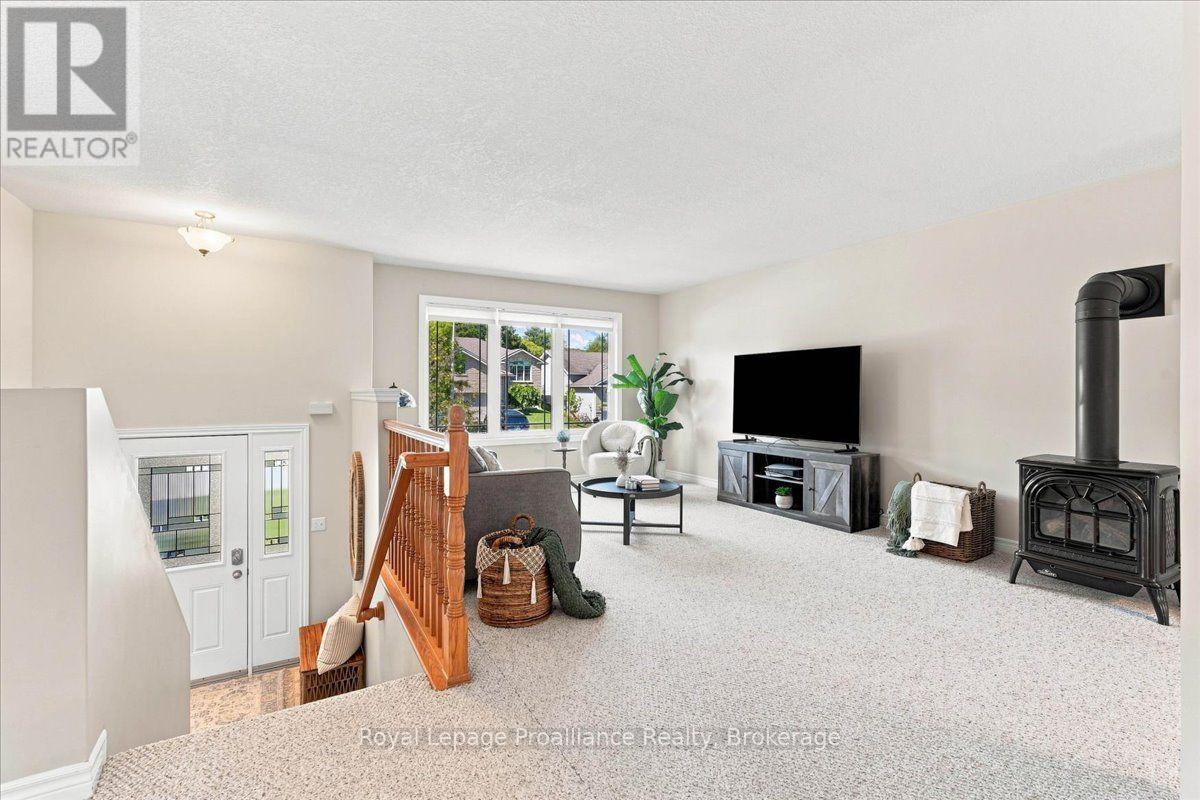 28 Kyle Court, Quinte West, Ontario  K0K 2C0 - Photo 4 - X13731490