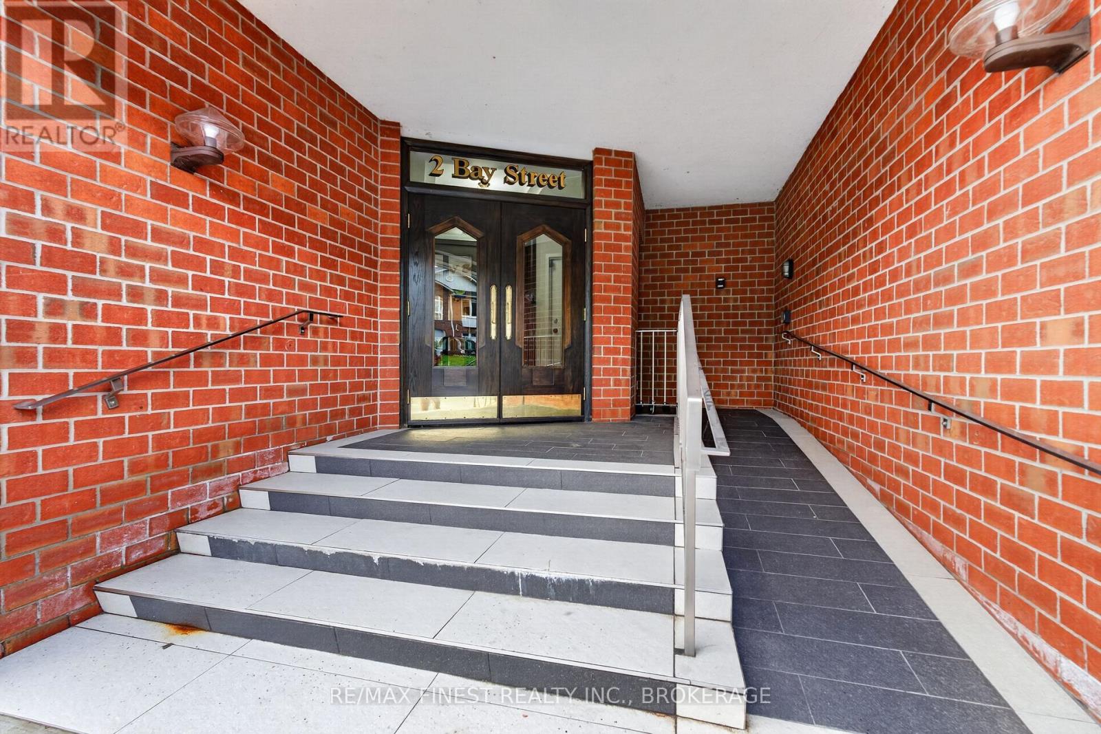 302 - 2 Bay Street, Kingston, Ontario  K7K 6T7 - Photo 2 - X13731506