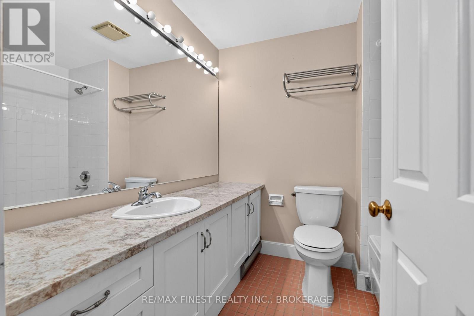 302 - 2 Bay Street, Kingston, Ontario  K7K 6T7 - Photo 25 - X13731506