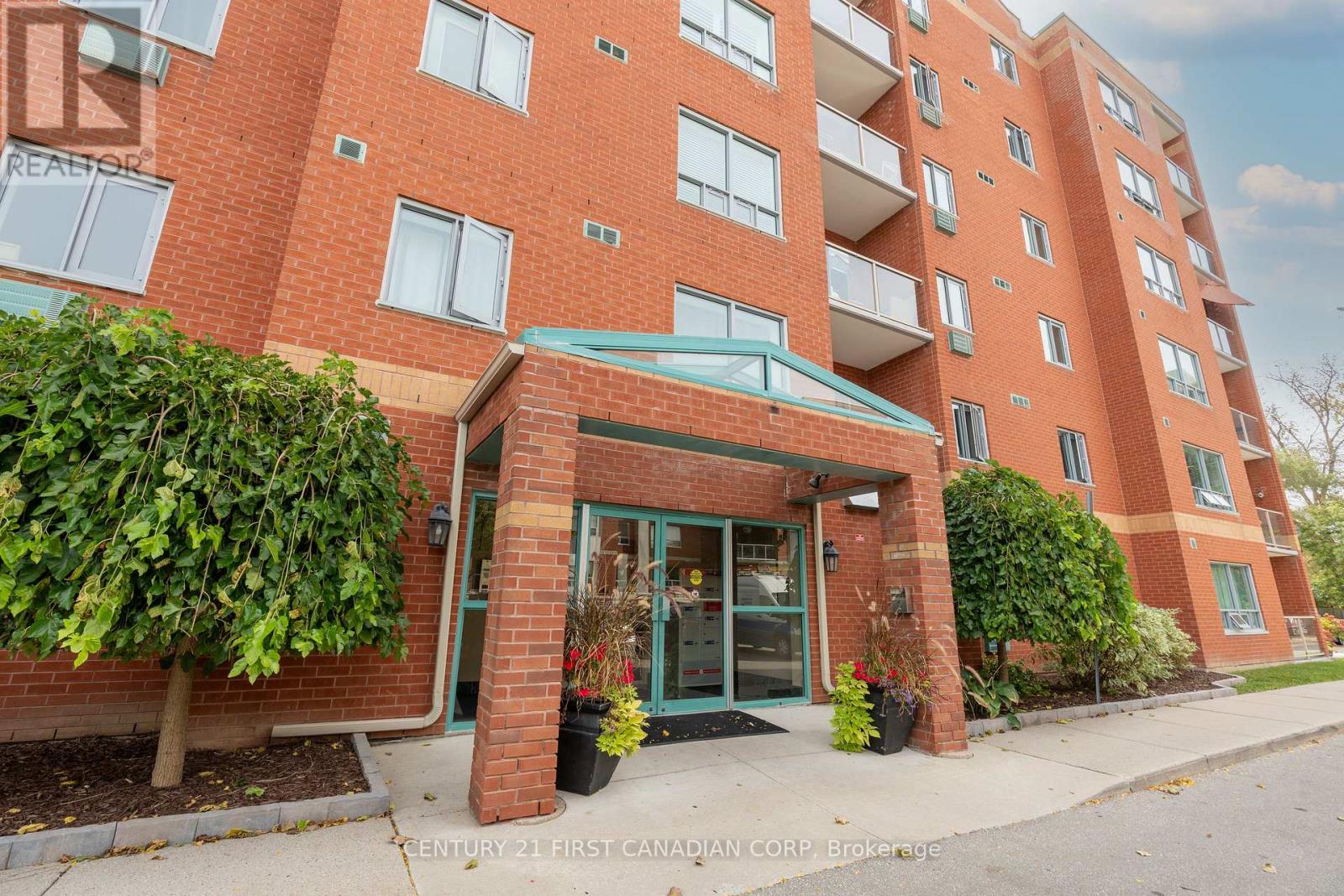 608 - 77 Baseline Road W, London South, Ontario  N6J 1V5 - Photo 2 - X13731502