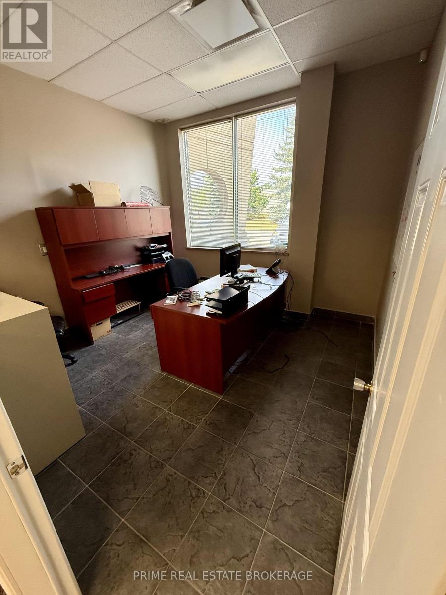 Unit 3 - 3886 Commerce Road, London South, Ontario  N6N 1P8 - Photo 8 - X13731630