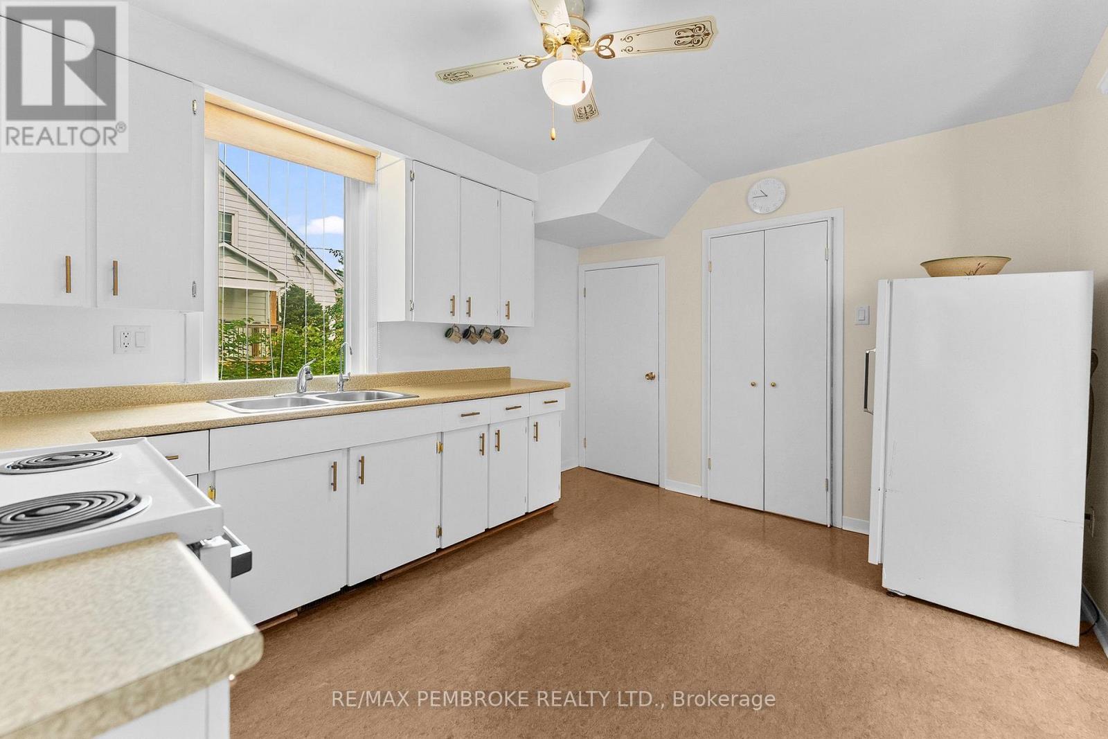 348 Esther Street, Pembroke, Ontario K8A 3C8 - Photo 13 - X13731608