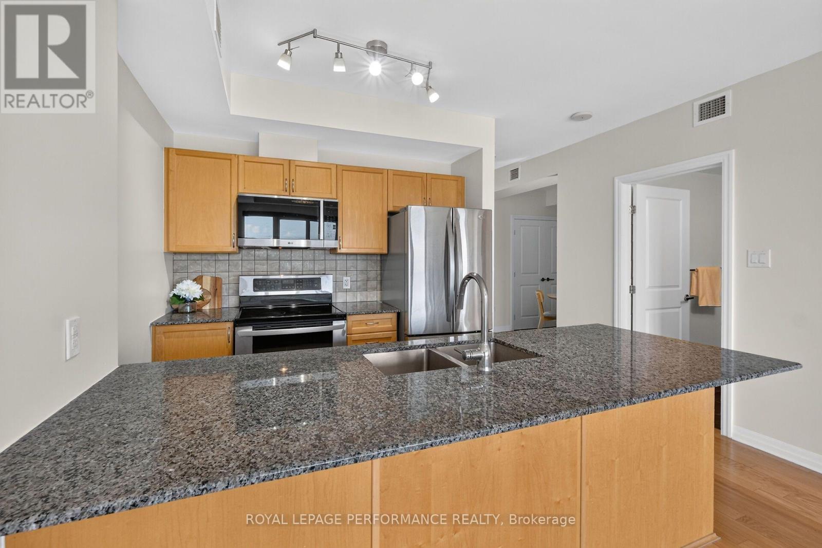 1606 - 90 Landry Street, Ottawa, Ontario  K1L 0A9 - Photo 12 - X13731488
