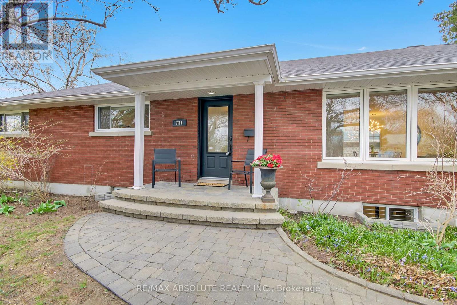 731 Dovercourt Avenue, Ottawa, Ontario  K2A 0W9 - Photo 4 - X13731564